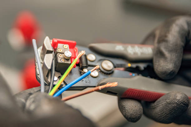 Best Affordable Emergency Electrician  in Bloomington, TX